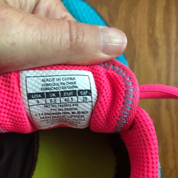 Under Armour women’s sneakers - Picture 4 of 4